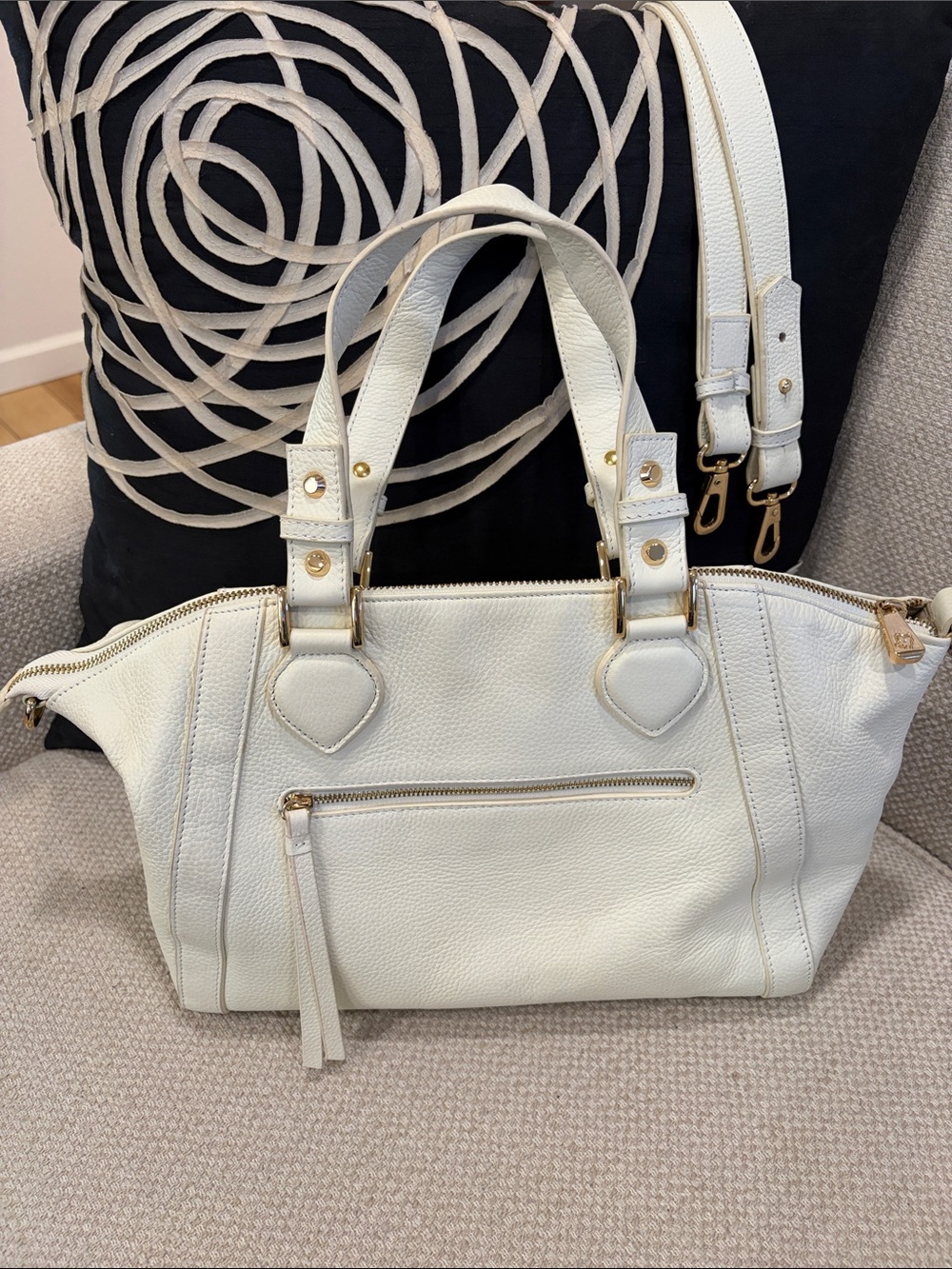 Women's White Leather Satchel Tote with Detachable Strap.  Gorgeous as a gift. - Picture 2 of 9